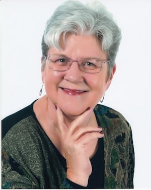 Dawn Lipthrott, couples counselor bio